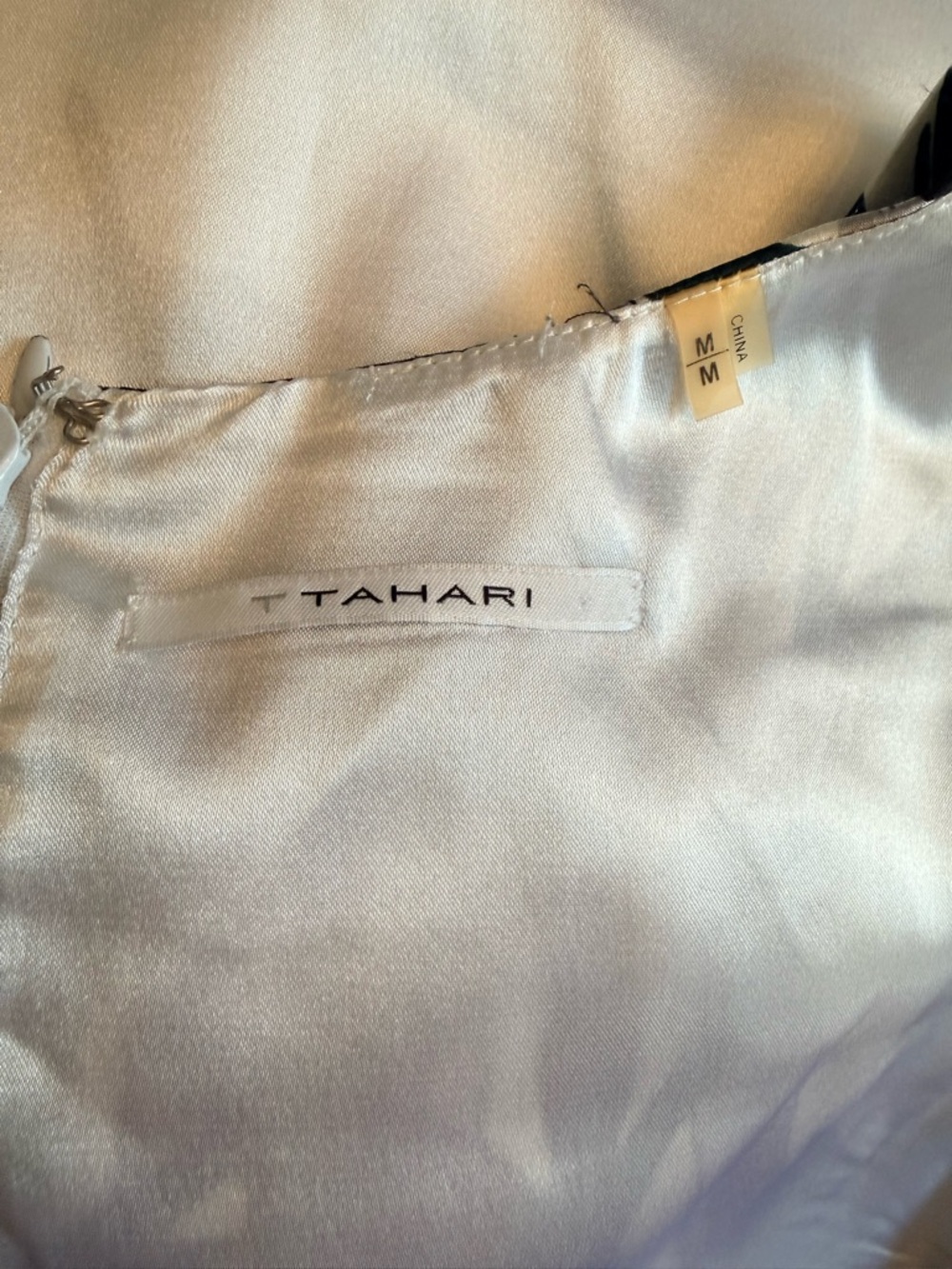 Tahari White Satin Sleeveless Top with Black & Dark Green Brushstroke Print - Picture 4 of 6